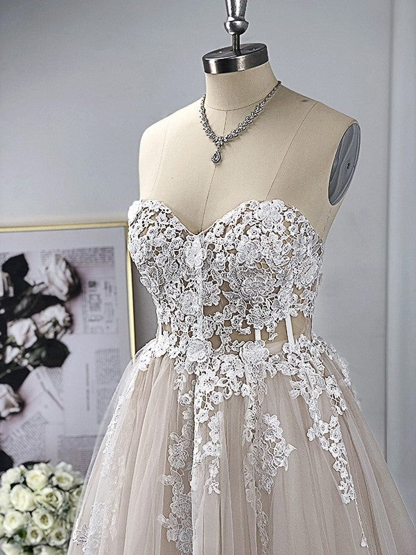 A-Line/Princess Sleeveless Sweep/Brush Sweetheart Applique Tulle Train Wedding Dresses